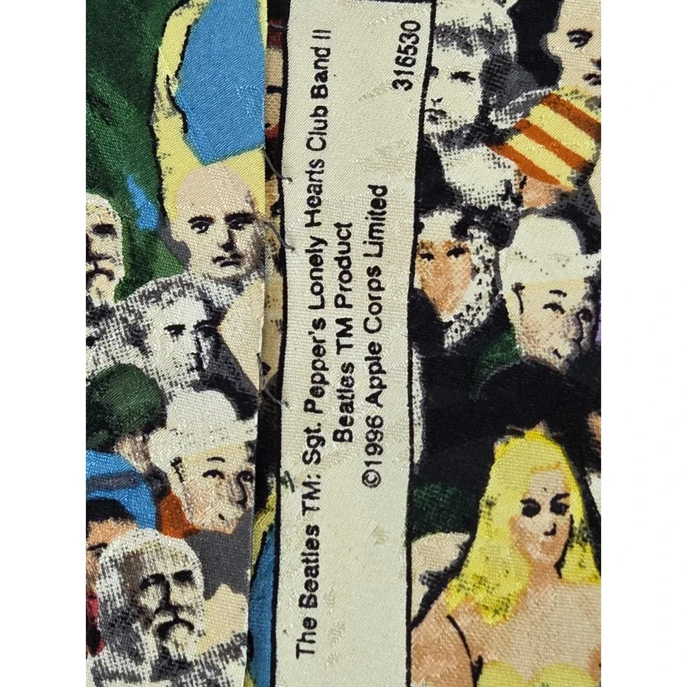 Beatles Vintage 1996 Sgt Peppers Lonely Hearts Club Band Silk Tie Apple Corp